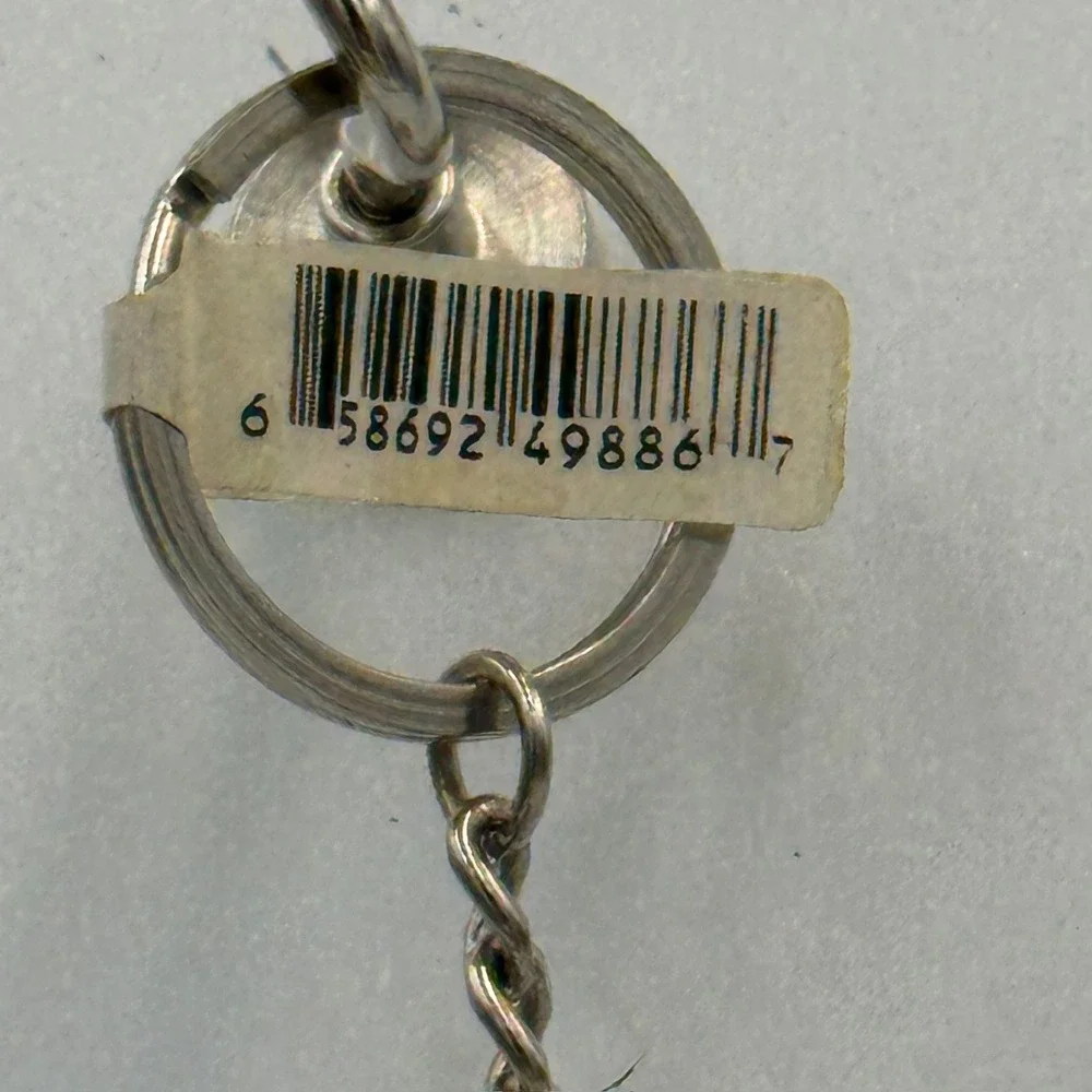 Statue of Liberty New York City Souvenir Keychain‎ Silver Tone Oval NY-N044